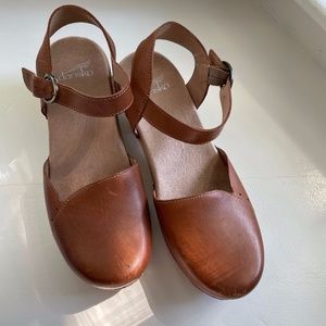 Dansko Mary Janes Sandals, size 39 (8.5, 9), Light Brown